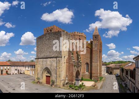 Frankreich, Gers, Simorre, befestigte Kirche aus dem 14. Jahrhundert Stockfoto