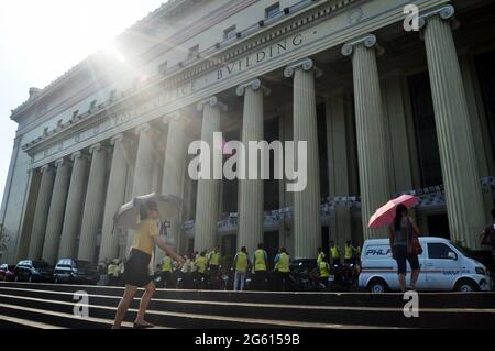 Klassisches antikes Retro-Gebäude im Manila Central Post Office für philippinische Arbeiter und ausländische Reisende besuchen den intramuros-Platz Stockfoto