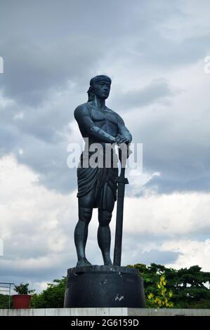 Statue des Wache of Freedom oder Lapu Lapu Monument auf dem Valencia Circle im Rizal Park für philippinische Menschen reisen ausländische Reisende nach Intramu Stockfoto