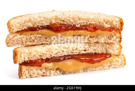 Klassische Erdnussbutter und Strawberry Jelly Sandwich auf Brot aus Weizen Stockfoto