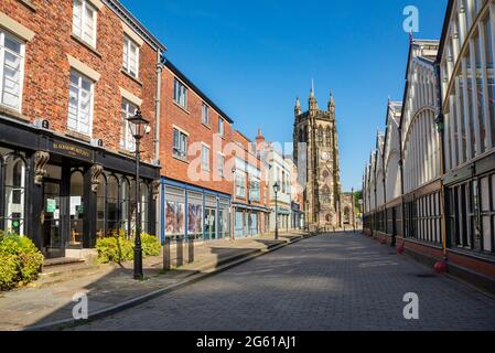 St. Mary's Kirche, viktorianische Markthalle und Treppenhaus-Museum in Stockport, Greater Manchester, England. Stockfoto