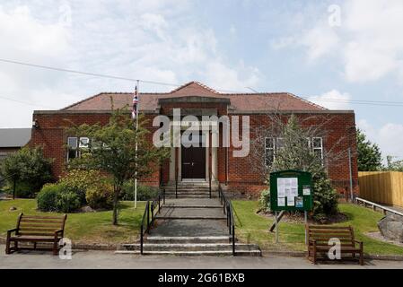 Swannington, Leicestershire, Großbritannien. Juli 2021. Ein allgemeiner Blick auf die Dorfhalle. Swannington ist ein ehemaliges Bergbaudorf zwischen Coalville Stockfoto