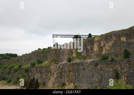 Abschnitt der Eisenbahnstrecke, der für einen Filmsequenzen-Stunt in Mission Impossible 7 mit Tom Cruise in Darlton Quarry, Stoney Middleton, Derbyshire, gebaut wurde Stockfoto