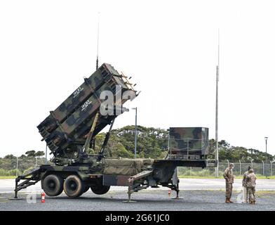 Amami, Japan. Juli 2021. Das Patriot Advanced Capability-3 (PAC-3)-System der US-Armee wird am Donnerstag, den 1. Juli 2021, bei einer gemeinsamen militärischen Trainingsübung mit dem Titel „Orient Shield 21“ im Lager Amami auf der Insel Amami Oshima, Präfektur Kagoshima, Japan, angezeigt. Dies ist das erste Mal, dass das PAC-3-Raketensystem auf Amami Oshima eingesetzt wird. Foto von Keizo Mori/UPI Credit: UPI/Alamy Live News Stockfoto