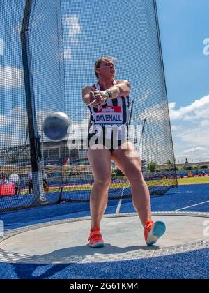 MANCHESTER - ENGLAND 25/27 JUN 21: Philippa Davenall tritt mit dem Hammer bei den Muller British Athletics Championships im Manchester Regional an Stockfoto