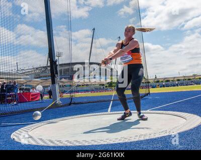 MANCHESTER - ENGLAND 25/27 JUN 21: Kayleigh Presswell tritt im Hammer bei den Muller British Athletics Championships im Manchester Regional an Stockfoto