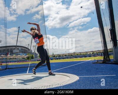 MANCHESTER - ENGLAND 25/27 JUN 21: Kayleigh Presswell tritt im Hammer bei den Muller British Athletics Championships im Manchester Regional an Stockfoto