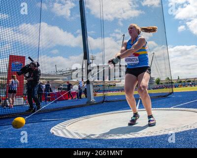 MANCHESTER - ENGLAND 25/27 JUN 21: Amy Herrington tritt im Hammer bei den Muller British Athletics Championships im Manchester Regional are an Stockfoto