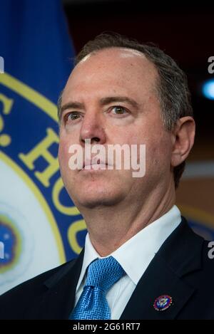 Washington, Vereinigte Staaten Von Amerika. Juli 2021. Der Vertreter der Vereinigten Staaten, Adam Schiff (Demokrat von Kalifornien), nimmt an einer Pressekonferenz Teil, um Mitglieder des SELECT Committee vorzustellen, um den Angriff auf das Kapitol am 6. Januar im US-Kapitol in Washington, DC, am Donnerstag, den 1. Juli 2021, zu untersuchen. Quelle: Rod Lampey/CNP/Sipa USA Quelle: SIPA USA/Alamy Live News Stockfoto