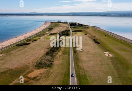 Luftaufnahme der Halbinsel Chanonry Point am Ufer des Moray Firth in der Nähe der Dörfer Fortrose & Rosemarkie, auf der Schwarzen Insel, Schottland, Großbritannien. Stockfoto