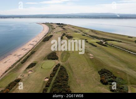 Luftaufnahme der Halbinsel Chanonry Point am Ufer des Moray Firth in der Nähe der Dörfer Fortrose & Rosemarkie, auf der Schwarzen Insel, Schottland, Großbritannien. Stockfoto