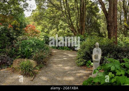 Skyhog Mt Dandenong. 26 Observatory Rd, Mount Dandenong VIC 3767. Australien. 3. Januar 2014. Ein Erholungspark mit Skulpturen, Blumen, Pfaden und b Stockfoto