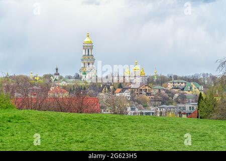 Großer Lavra-Glockenturm in Kiew Pechersk Lavra oder das Kiewer Höhlenkloster in Kiew, Ukraine. Stockfoto