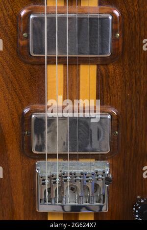 Rock E-Gitarre aus den 80er Jahren. Humbucker Pickups. Stockfoto