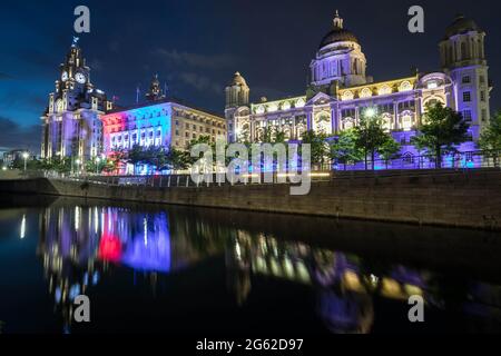 Die drei Grazien am Pier Head von Liverpool: Von links, Royal Liver Building, Cunard Building und Port of Liverpool Building Stockfoto