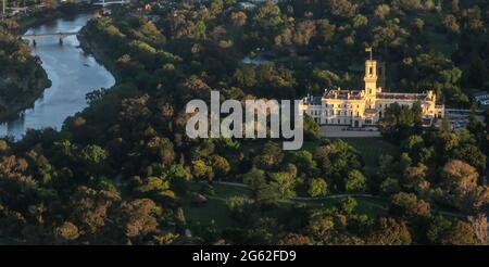 Melbourne Australien. Government House in Melbourne in Kings Domain Parkland am Yarra River. Stockfoto