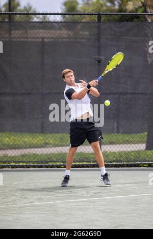 Tennisspieler Ryan Harrison spielt am 1. Juli 2021 beim Midtown Athletic Club Tennisturnier in Weston Florida Stockfoto