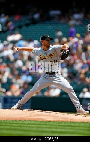 Pittsburgh Pirates Pitcher Chad Kuhl (39) spielt den Ball während eines MLB-Spiels in der regulären Saison gegen die Colorado Rockies, Mittwoch, 29. Juni 2021 in Stockfoto