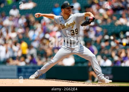 Pittsburgh Pirates Pitcher Chad Kuhl (39) spielt den Ball während eines MLB-Spiels in der regulären Saison gegen die Colorado Rockies, Mittwoch, 29. Juni 2021 in Stockfoto