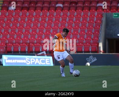 Glasgow, Großbritannien. Juni 2021. Janine Van Wyk (5 Glasgow City) über die Action beim Spiel der Scottish Women's Premier League zwischen Glasgow City und den Rangers im Broadwood Stadium in Glasgow, Schottland Credit: SPP Sport Press Foto. /Alamy Live News Stockfoto