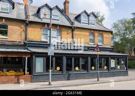 Die Zweigstelle von Pizza Express in Goldsworth Road, Woking, Surrey, auf die Prinz Andrew in seinem Interview mit Emily Maitlis für sein Alibi hingewiesen hat Stockfoto