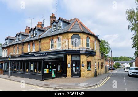 Die Zweigstelle von Pizza Express in Goldsworth Road, Woking, Surrey, auf die Prinz Andrew in seinem Interview mit Emily Maitlis für sein Alibi hingewiesen hat Stockfoto