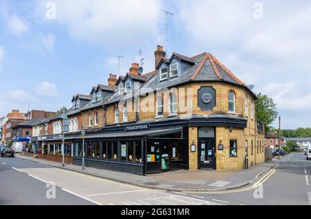 Die Zweigstelle von Pizza Express in Goldsworth Road, Woking, Surrey, auf die Prinz Andrew in seinem Interview mit Emily Maitlis für sein Alibi hingewiesen hat Stockfoto