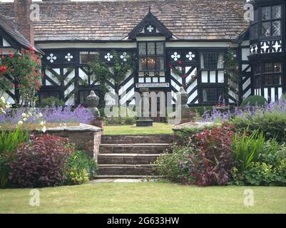 Vordereingang zur Gawsworth Hall Stockfoto