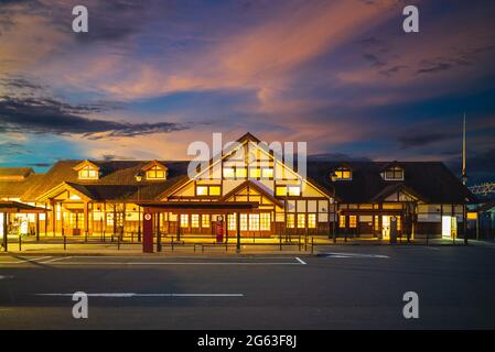 Nacht kawaguchiko Bahnhof in Japan Stockfoto