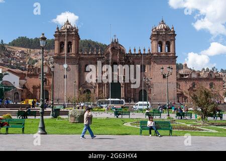 Cuzco, Peru' - 2009. august Kirche La Compania de Jesus auf dem Plaza de Armas in Cuzco, Peru. Stockfoto