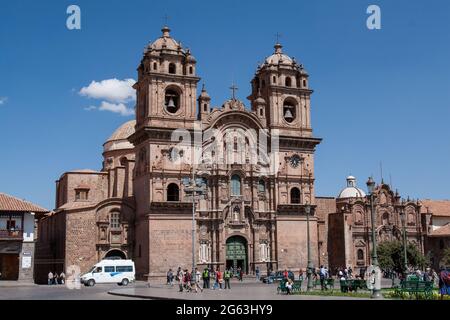 Cuzco, Peru' - 2009. august Kirche La Compania de Jesus auf dem Plaza de Armas in Cuzco, Peru. Stockfoto