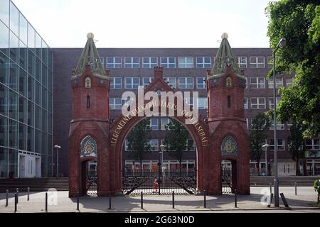 Beamtentor (Offizielles Tor in der Brunnenstraße, Berlin) Stockfoto