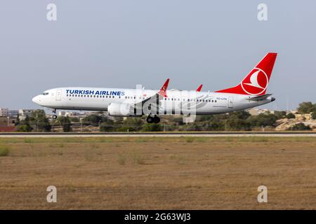 Turkish Airlines Boeing 737-9 MAX (Reg.: TC-LYA), die aus Istanbul nach einiger Zeit aufgrund von 737 MAX pro eingelagert wurde Stockfoto