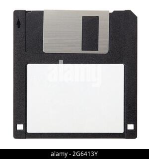 Schwarze Diskette mit leerem Etikett, isoliert auf weißem Hintergrund, Beschneidungspfad Stockfoto