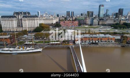 Luftaufnahme von Puerto Madero in Buenos Aires - Argentinien. Stockfoto