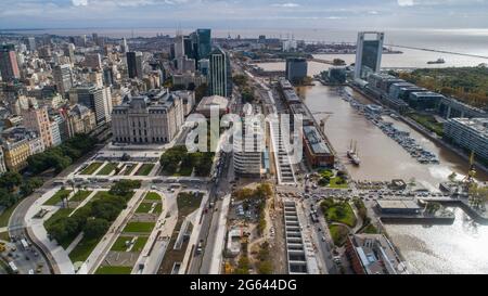 Luftaufnahme von Puerto Madero in Buenos Aires - Argentinien. Stockfoto