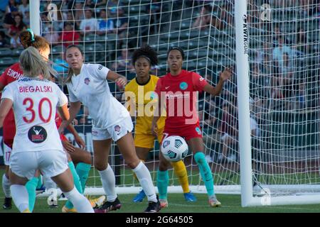 Kansas City, Usa. Juni 2021. Action beim Spiel der National Women's Soccer League zwischen Kansas City NWSL und Washington Spirit im Legends Field in Kansas City, Kansas. Kredit: SPP Sport Pressefoto. /Alamy Live News Stockfoto