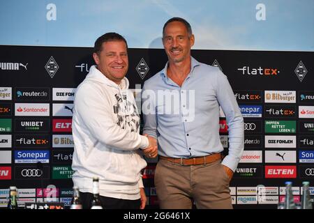 02. Juli 2021, Nordrhein-Westfalen, Mönchengladbach: Fußball, 1. Bundesliga, Saison 2021/22, Borussia Mönchengladbach, Pressekonferenz: Neuer Trainer Adi Hütter (r) und Sportdirektor Max Eberl. Foto: Revierfoto/dpa Stockfoto