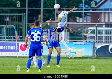 02-07-2021 Voetbal Vitesse gegen Lokomotiva Zagreb Oudenbosch OUDENBUSCH, NIEDERLANDE - 2. JULI: Tomas Hjek von Vitesse beim Freundschaftsspiel zwischen Vitesse und Lokomotiva Zagreb im Sportpark VV Victoria 03 am 2. Juli 2021 in Oudenbosch, Niederlande (Foto: Geert van Erven/Orange Picts) Stockfoto