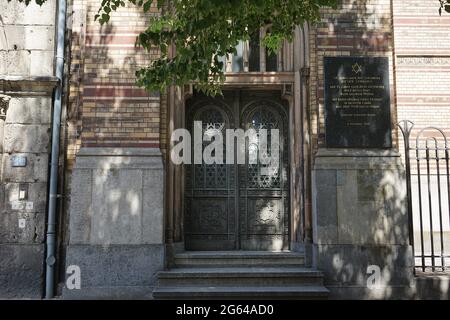 Die neue Synagoge Berlin, ein Wahrzeichen aus dem 19. Jahrhundert im maurischen Wiedergebrauch und Centrum Judaicum mit Gedenktafeln, befindet sich in der Oranienburger Straße Stockfoto