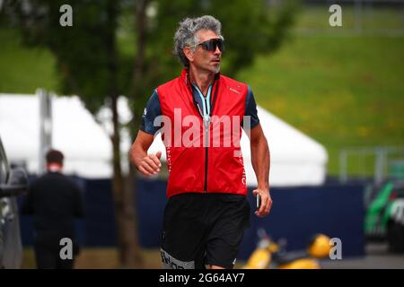 Spielberg, Osterreich. Juli 2021. Edoardo Bendinelli, Fernando Alonso Trainer . Formel 1 Weltmeisterschaft 2021, Österreichischer GP 1-4. Juli 2021 Quelle: Independent Photo Agency/Alamy Live News Stockfoto