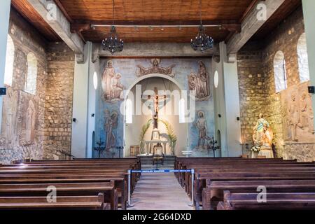 SANTIAGO, CHILE - 28. MÄRZ 2015: Innenraum des Heiligtums der Unbefleckten Empfängnis auf dem San Cristobal-Hügel in Santiago de Chile. Stockfoto