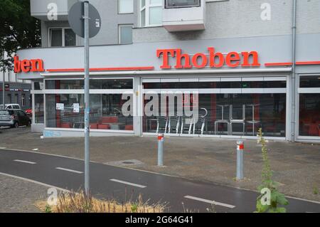 Bäckerei und Café Thoben in Steglitz, Berlin, Deutschland - 2021. Stockfoto