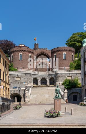 Helsingborg, Schweden - 17. juni 2021: Die Treppen und Mauern führen zum Karnan-Turm in Helsingborg Stockfoto