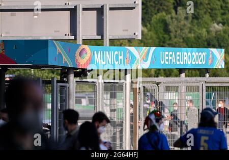 München, Deutschland. 2. Juli 2021. Abbildung der UEFA Euro 2020 beim Einsteigen in München während eines Fußballspiels während des Viertelfinales der Euro 2020 Europameisterschaft zwischen der belgischen Fußballnationalmannschaft Red Devils und Italien, genannt Azzurri, Am freitag, den 2. Juli 2021 in der Allianz Arena in München. FOTO SPORTPIX | SPP | DAVID CATRY Quelle: SPP Sport Press Foto. /Alamy Live News Stockfoto