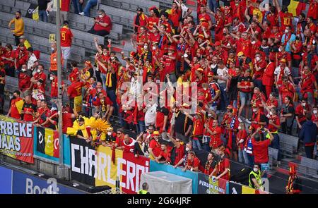 München, Deutschland. 2. Juli 2021. belgische Fans und Fans, die während eines Fußballspiels während der Viertelfinaleuropameisterschaft der belgischen 2020 Fußballnationalmannschaft Red Devils und Italiens, genannt Azzurri, am freitag, den 2. Juli 2021 in der Allianz Arena in München abgebildet wurden. FOTO SPORTPIX | SPP | DAVID CATRY Quelle: SPP Sport Press Foto. /Alamy Live News Stockfoto