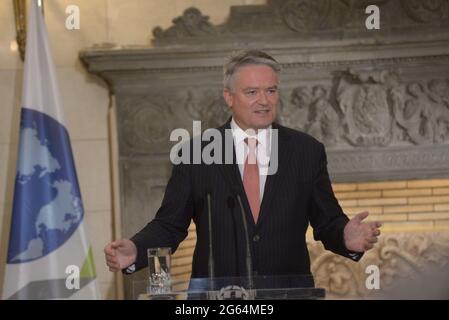 Athen, Griechenland. Juli 2021. Mathias Cormann Generalsekretär der Organisation für wirtschaftliche Zusammenarbeit und Entwicklung bei den Erklärungen mit dem griechischen Premierminister Kyriakos Mitsotakis. (Foto von Dimitrios Karvountzis/Pacific Press/Sipa USA) Quelle: SIPA USA/Alamy Live News Stockfoto