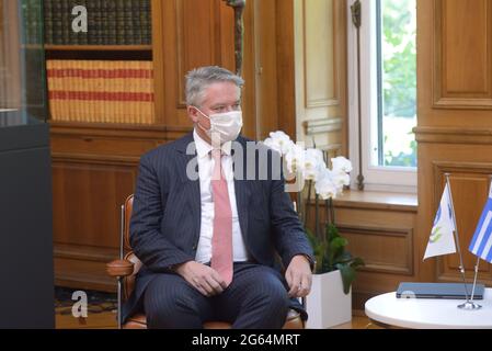 Athen, Griechenland. Juli 2021. Mathias Cormann Generalsekretär der Organisation für wirtschaftliche Zusammenarbeit und Entwicklung während des Treffens mit dem griechischen Premierminister Kyriakos Mitsotakis. (Foto von Dimitrios Karvountzis/Pacific Press/Sipa USA) Quelle: SIPA USA/Alamy Live News Stockfoto