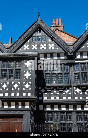 Underbank Hall ein Stadthaus aus dem 16. Jahrhundert in Stockport, Greater Manchester, England. Jetzt von NatWest Bank verwendet. Stockfoto