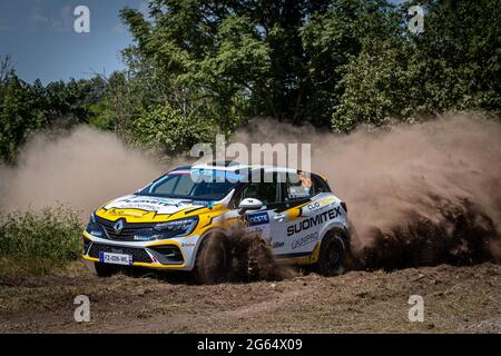 Liepaja, Lettland. Juli 2021. 56 SORIA Paulo (ARG), DER OHANNESIAN (ARG), Paulo SORIA, Renault Clio, Aktion während der FIA ERC Rally 2021 Liepaja, 2. Runde der FIA European Rally Championship 2021, vom 1. Bis 3. Juli 2021 in Liepaja, Lettland - Foto Alexandre Guillaumot / DPPI Credit: DPPI Media/Alamy Live News Stockfoto